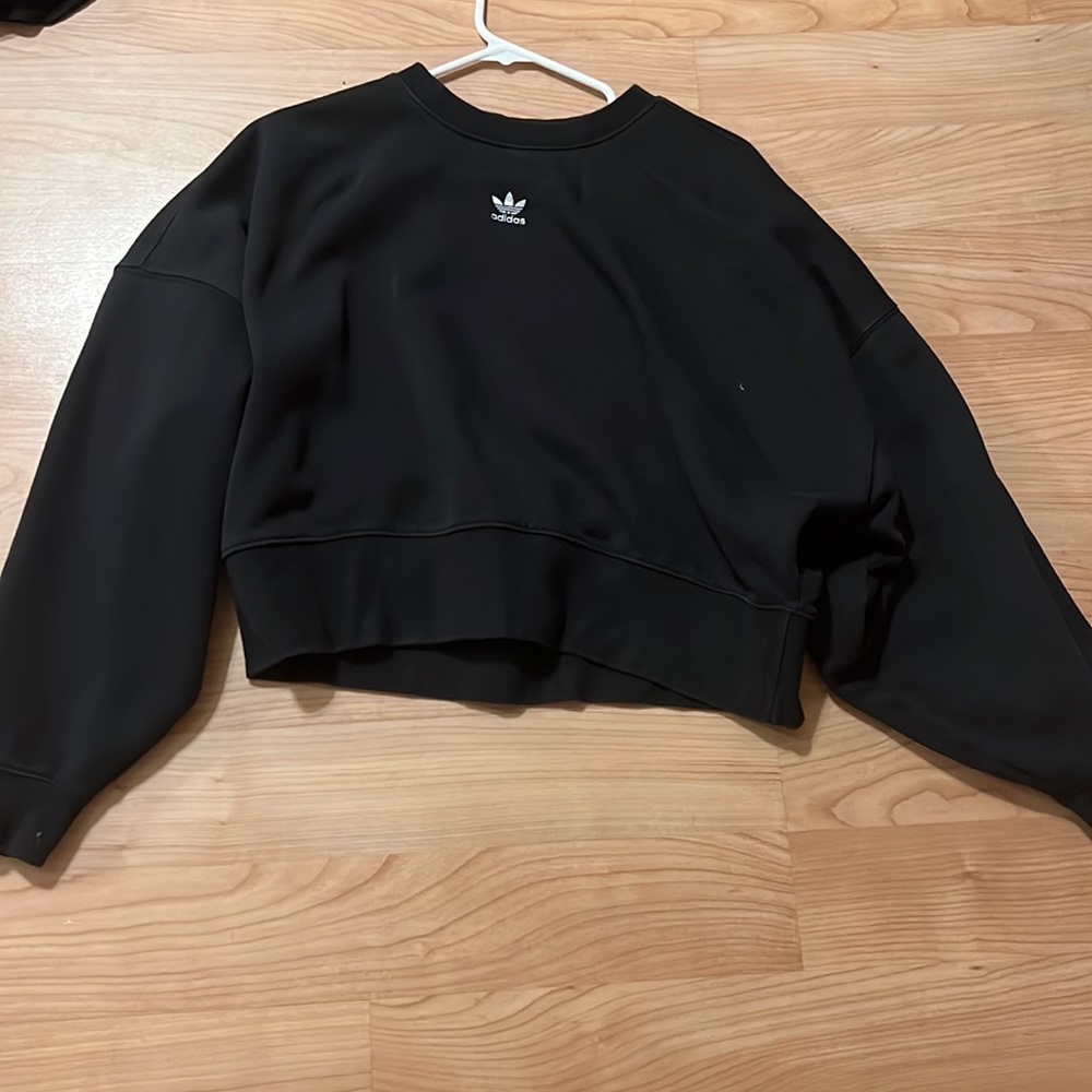 black adidas sweatshirt (accepting most offers!!)